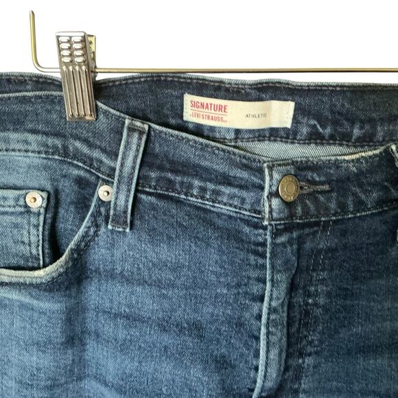 Levi's Signature Series Athletic Fit Denim Jeans Mens Size 38 Straight Med Wash - Picture 3 of 9
